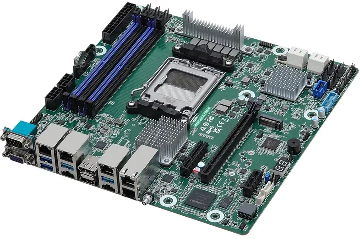 ASRock Rack B650D4U-2L2T/BCM, vedere alternativă