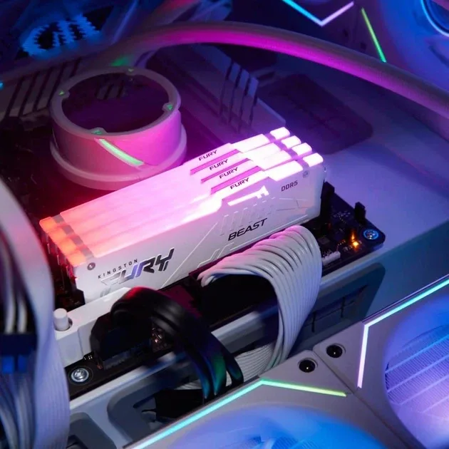 Kingston Fury DDR5 32GB 6400MHz Beast White RGB EXPO, vedere laterală