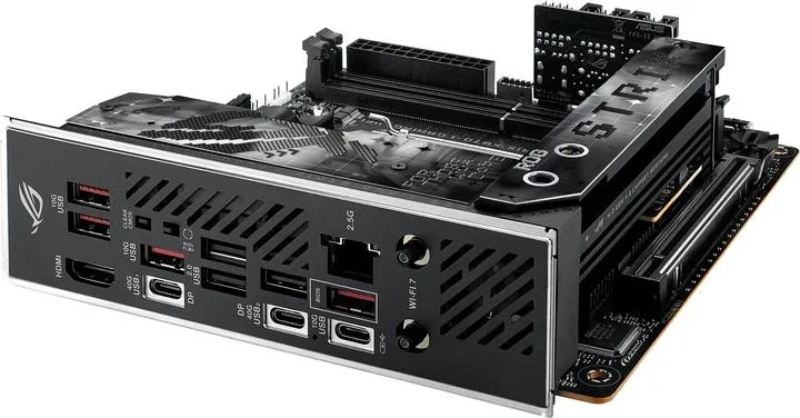 Asus ROG STRIX X870-I GAMING WIFI, vedere laterală